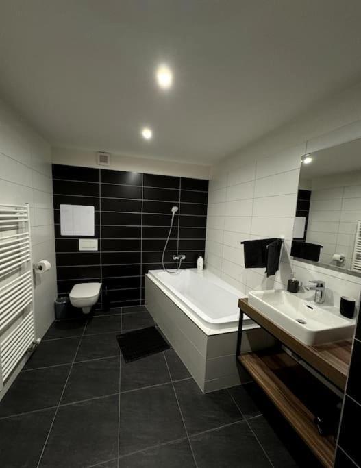 Modern Apartment In City Centre Банска бистрица Екстериор снимка